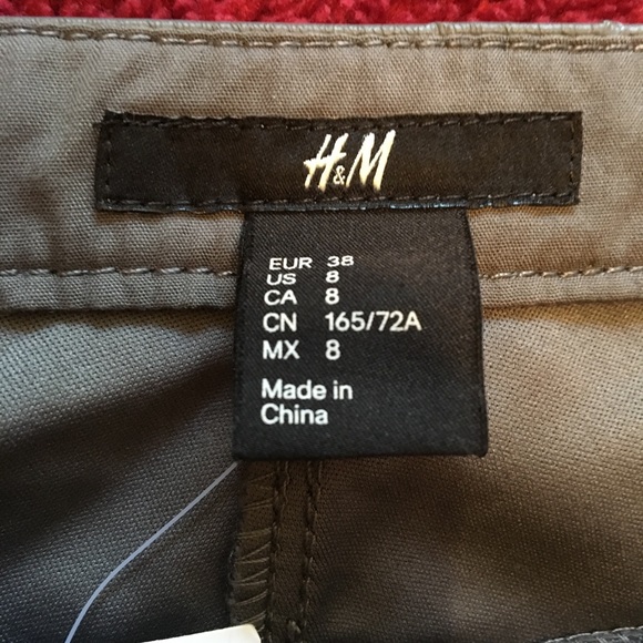 ✨NWT✨ H&M Gray Faux Leather Pants - Picture 3 of 5